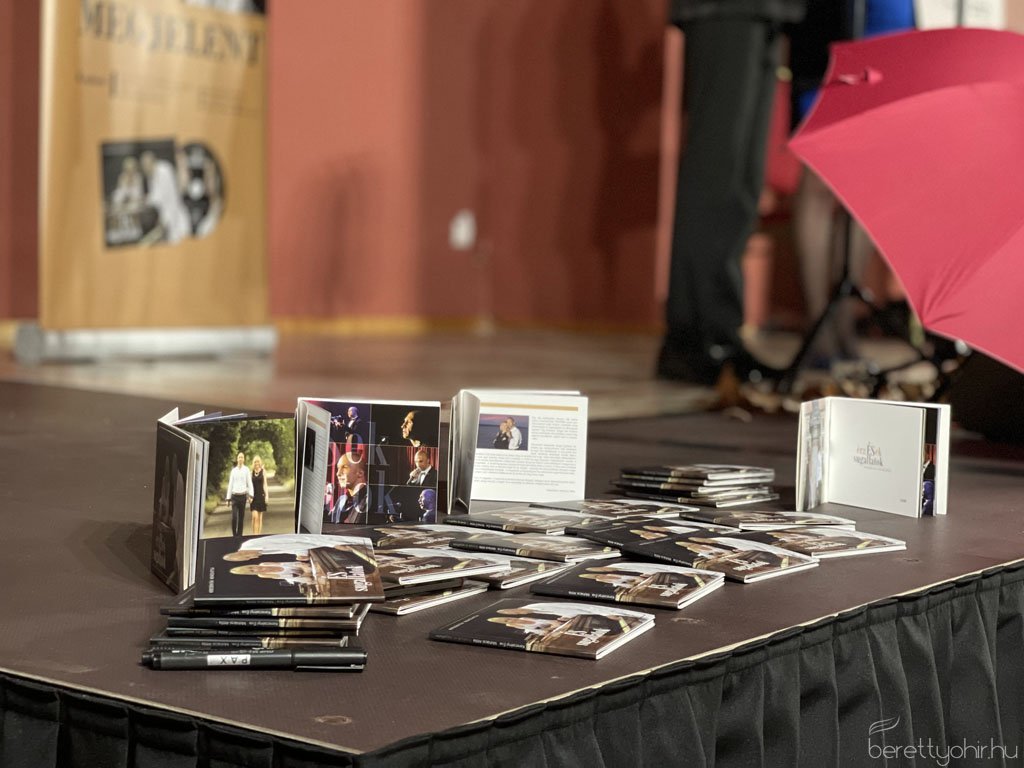 Érzések és sugallatok 08